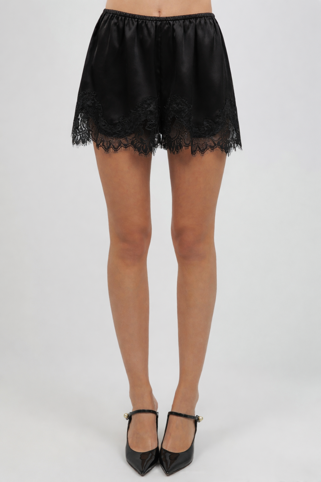 SATIN SHORTS WITH LACE POINTELLE